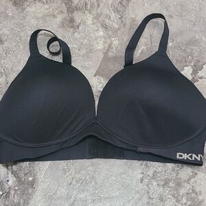 DKNY wireless plunge black bra size medium